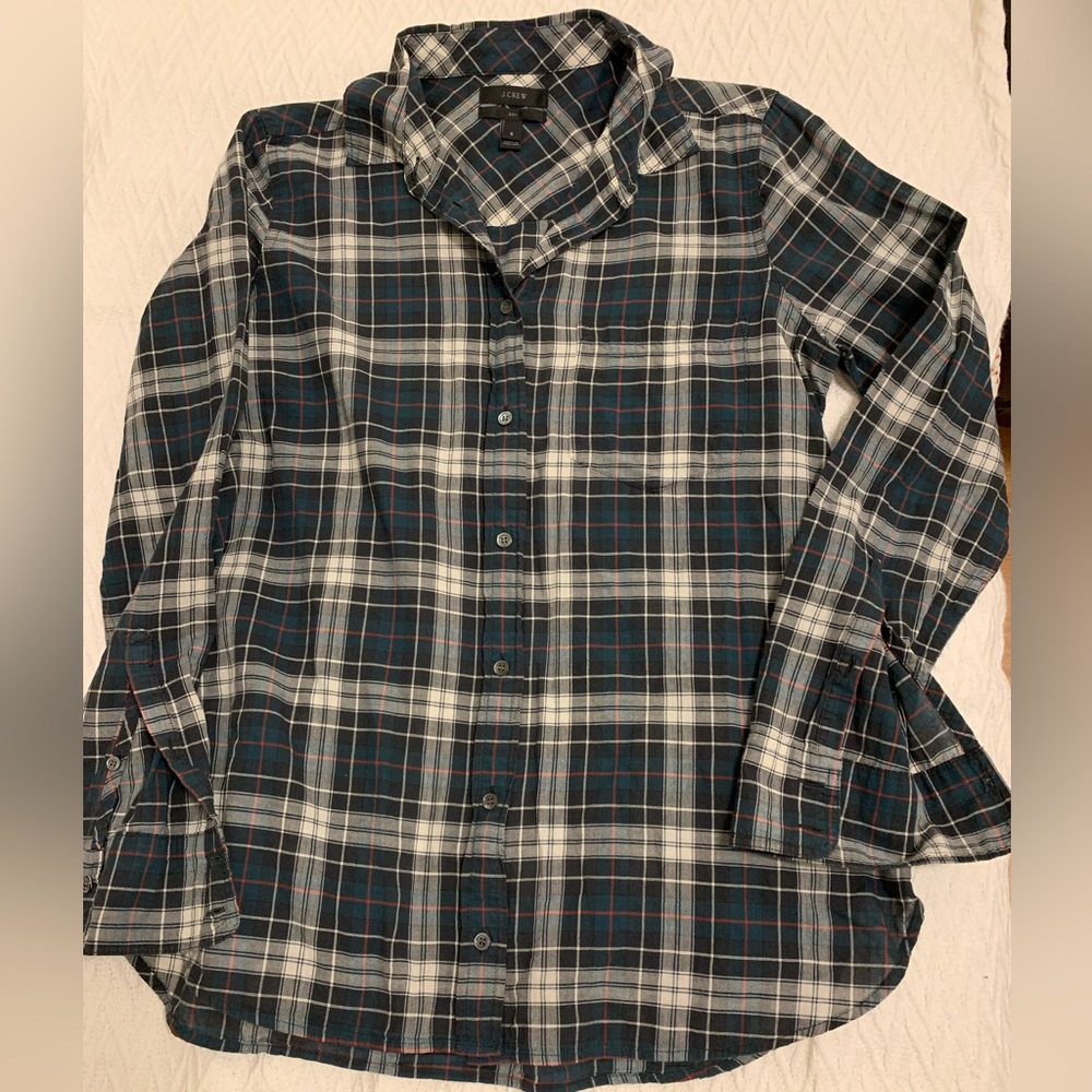 J‎ Crew women long sleeve botton down shirt